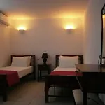 Abrazo إيميروفيغلي