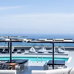 Abrazo فيلة إيميروفيغلي