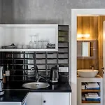 Abrazo إيميروفيغلي